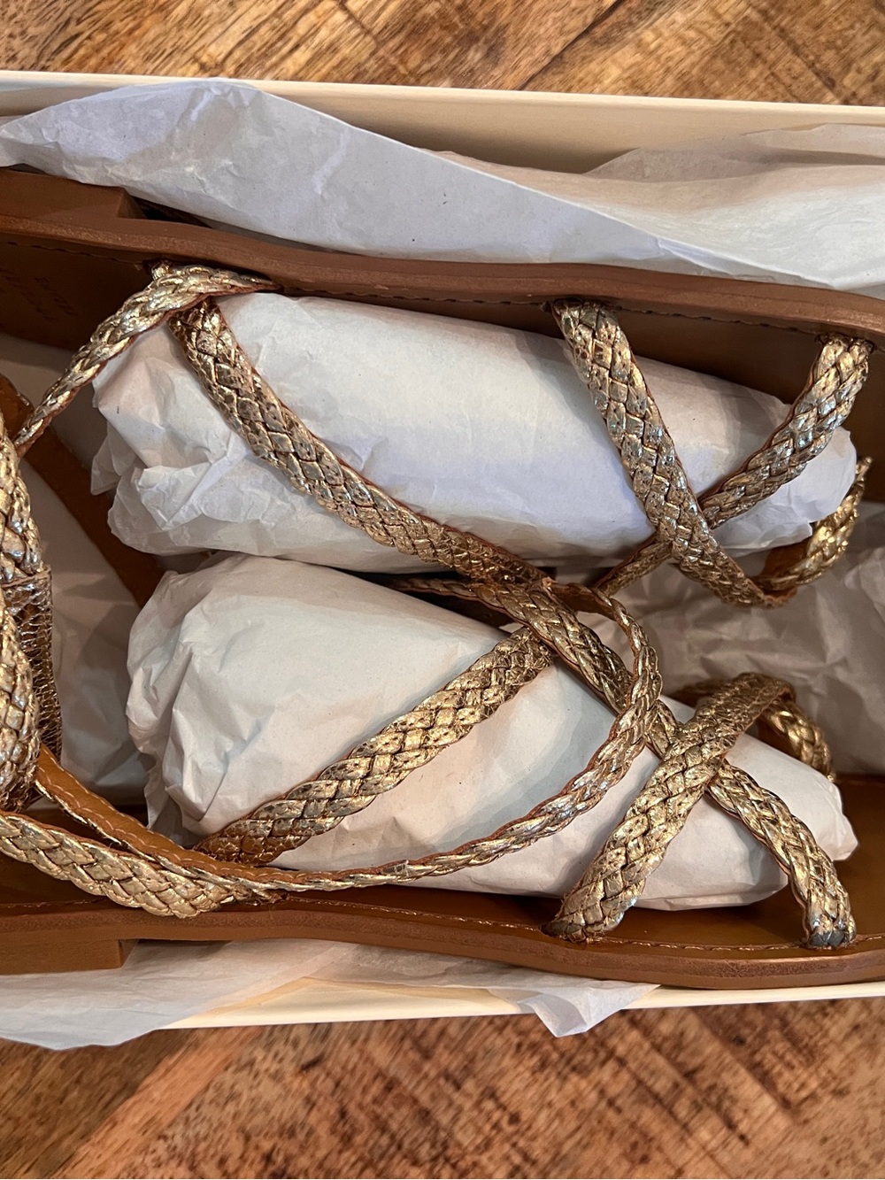 Sézane Arthur Low Sandals Braided Gold Leather Size 41 US 10 NIB - Picture 2 of 10